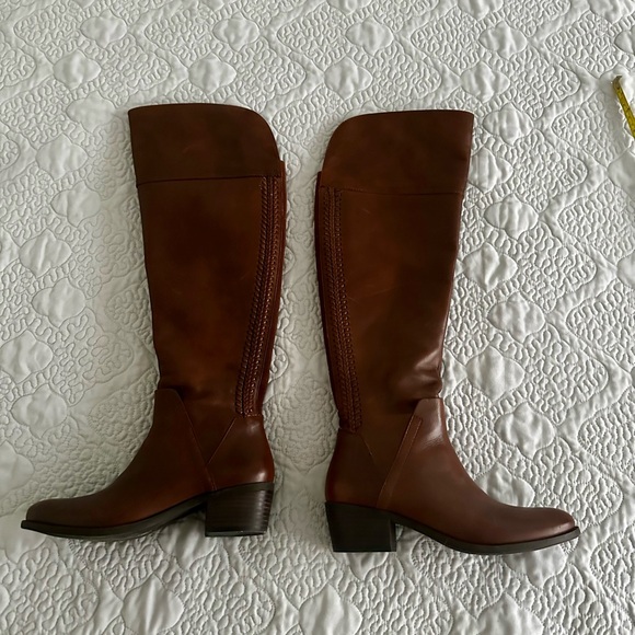 Vince Camuto Bendra Brown Boots - Picture 2 of 8
